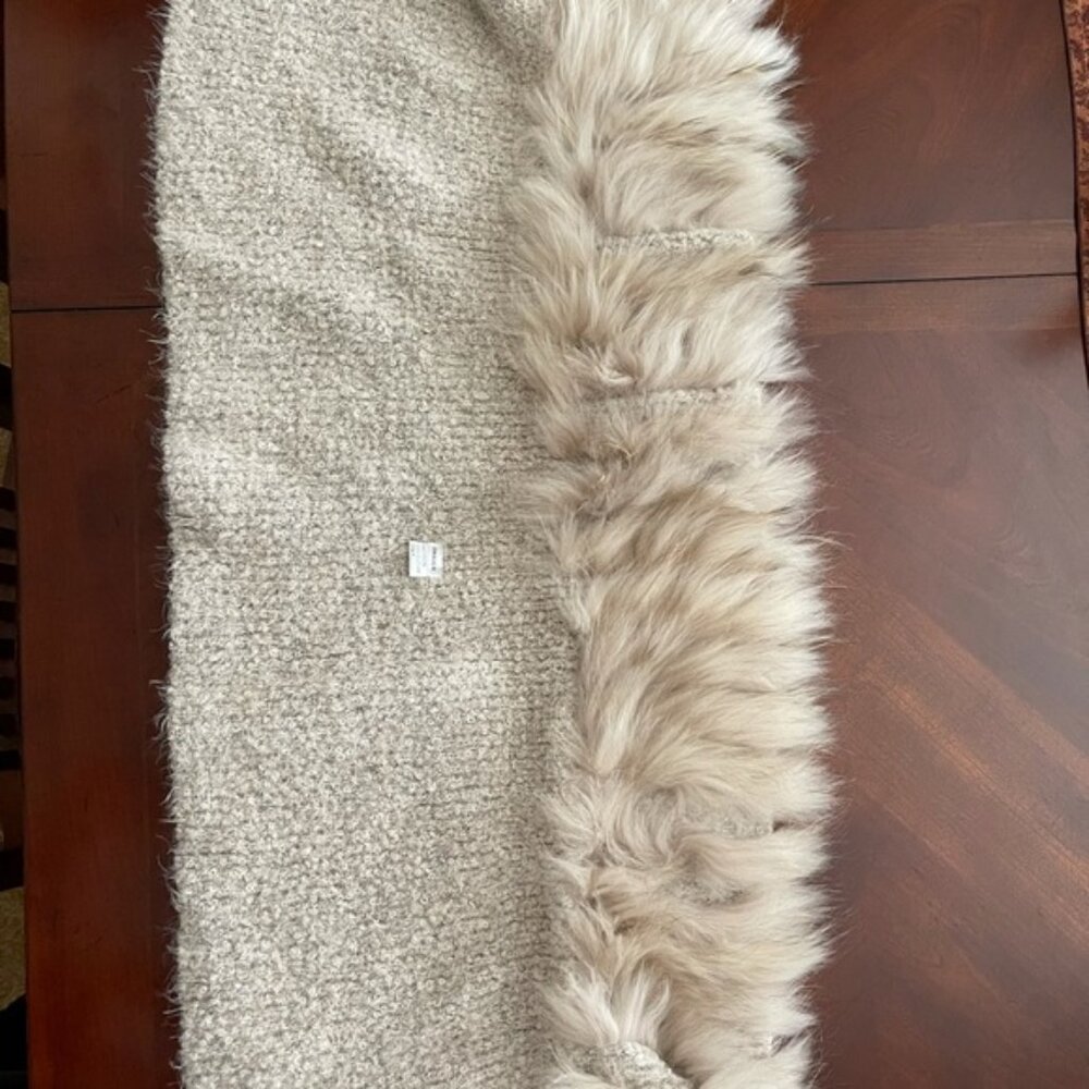 Genuine Raccoon  Mohair Knit Wrap or can use as a scarf - Picture 3 of 9